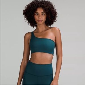 Lululemon ribbed Nulu Asymmetrical Yoga
Bra  green jasper size 8